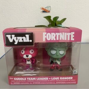 Vynl Fortnite Cuddle Team Leader + Love Ranger Figures